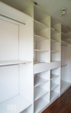 Casa à venda com 220m², 3 quartos e 3 vagasCloset da suíte 3