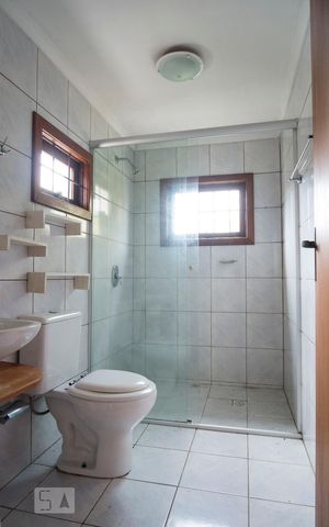 Casa à venda com 220m², 3 quartos e 3 vagasBanheiro da Suíte 2