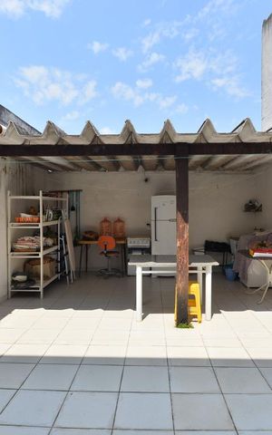 Casa à venda com 190m², 3 quartos e 2 vagas Casa à venda com 190m², 3 quartos e 2 vagasÁrea de Serviço