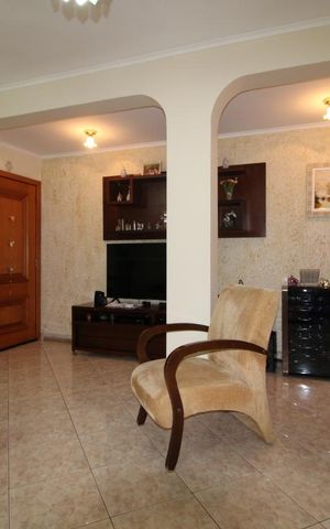 Casa à venda com 172m², 3 quartos e 2 vagasSala