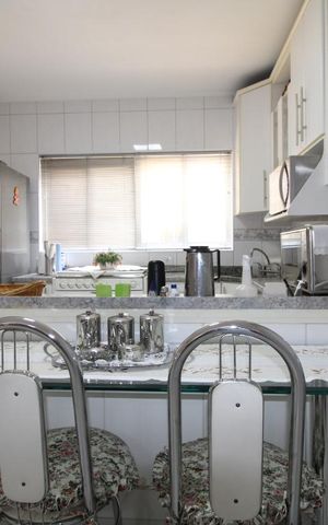Casa à venda com 172m², 3 quartos e 2 vagasCozinha