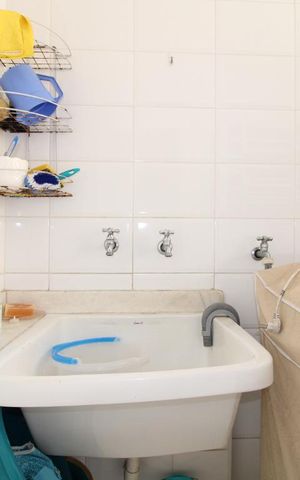 Casa à venda com 172m², 3 quartos e 2 vagasLavanderia