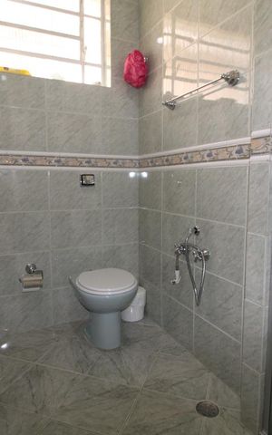 Casa à venda com 172m², 3 quartos e 2 vagasBanheiro da Suíte