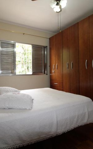 Casa à venda com 172m², 3 quartos e 2 vagasSuíte