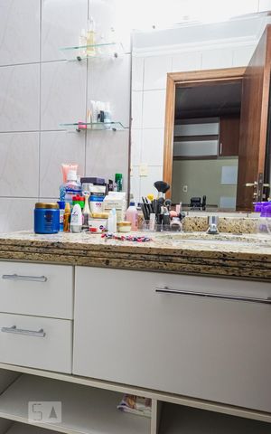 Apartamento à venda com 90m², 2 quartos e 2 vagasBanheiro da Suíte