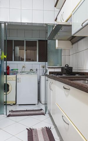 Apartamento à venda com 90m², 2 quartos e 2 vagasCozinha