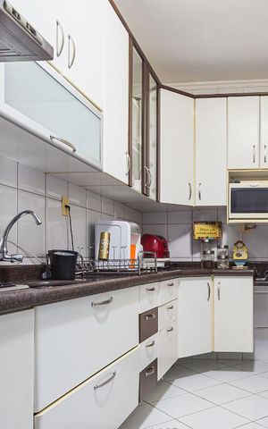 Apartamento à venda com 90m², 2 quartos e 2 vagasCozinha