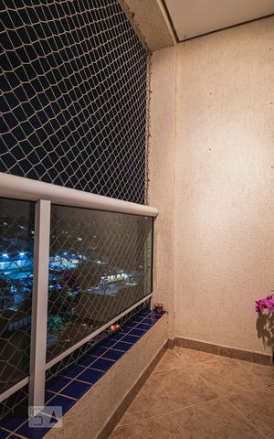 Apartamento à venda com 90m², 2 quartos e 2 vagasSacada da Sala
