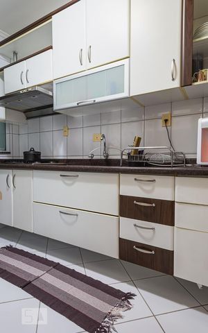 Apartamento à venda com 90m², 2 quartos e 2 vagasCozinha