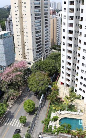Apartamento à venda com 366m², 3 quartos e 4 vagasVista 