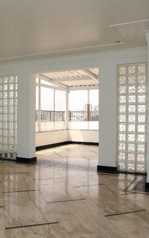 Apartamento à venda com 366m², 3 quartos e 4 vagasCobertura