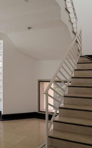 Apartamento à venda com 366m², 3 quartos e 4 vagasEscada