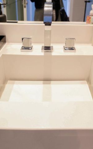 Apartamento à venda com 70m², 2 quartos e 1 vagaDetalhe do banheiro