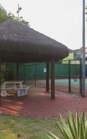 Casa de condomínio à venda com 600m², 5 quartos e 3 vagas Casa de condomínio à venda com 600m², 5 quartos e 3 vagasÁrea comum