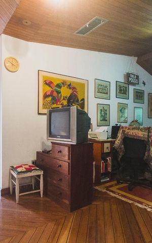 Casa de condomínio à venda com 600m², 5 quartos e 3 vagas Casa de condomínio à venda com 600m², 5 quartos e 3 vagasSala de TV
