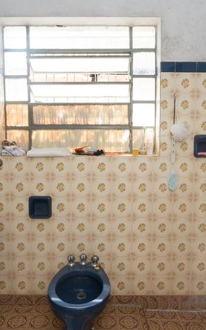 Casa à venda com 150m², 1 quarto e 1 vaga Casa à venda com 150m², 1 quarto e 1 vagaBanheiro