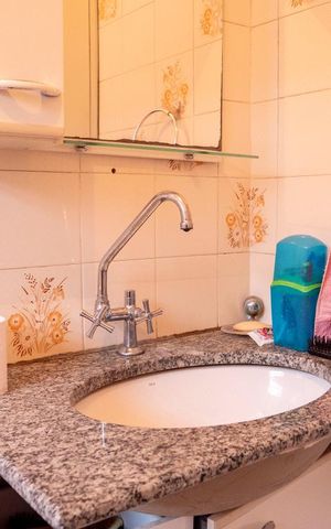 Casa à venda com 161m², 3 quartos e 2 vagasBanheiro