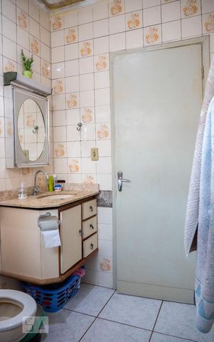 Casa à venda com 161m², 3 quartos e 2 vagasBanheiro da Suíte