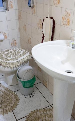 Casa à venda com 161m², 3 quartos e 2 vagasLavabo