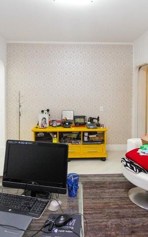 Apartamento à venda com 260m², 3 quartos e 4 vagas Apartamento à venda com 260m², 3 quartos e 4 vagasEscritório