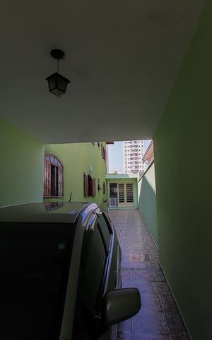Casa à venda com 384m², 4 quartos e 6 vagas Casa à venda com 384m², 4 quartos e 6 vagasGaragem