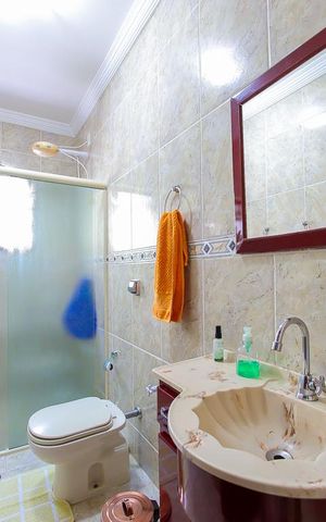 Casa à venda com 384m², 4 quartos e 6 vagas Casa à venda com 384m², 4 quartos e 6 vagasBanheiro