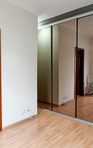 Casa de condomínio à venda com 322m², 4 quartos e 4 vagas Casa de condomínio à venda com 322m², 4 quartos e 4 vagasSuíte