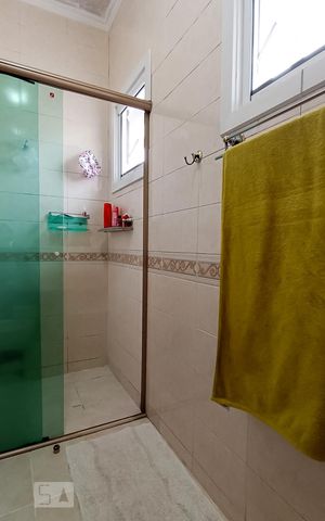 Casa de condomínio à venda com 322m², 4 quartos e 4 vagas Casa de condomínio à venda com 322m², 4 quartos e 4 vagasBanheiro suíte master