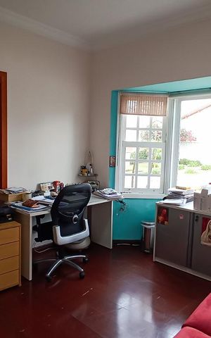 Casa de condomínio à venda com 322m², 4 quartos e 4 vagas Casa de condomínio à venda com 322m², 4 quartos e 4 vagasEscritório