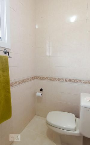 Casa de condomínio à venda com 322m², 4 quartos e 4 vagas Casa de condomínio à venda com 322m², 4 quartos e 4 vagasBanheiro suíte master