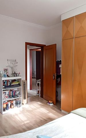 Casa de condomínio à venda com 322m², 4 quartos e 4 vagas Casa de condomínio à venda com 322m², 4 quartos e 4 vagasQuarto 2