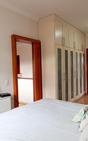 Casa de condomínio à venda com 322m², 4 quartos e 4 vagas Casa de condomínio à venda com 322m², 4 quartos e 4 vagasSuíte master