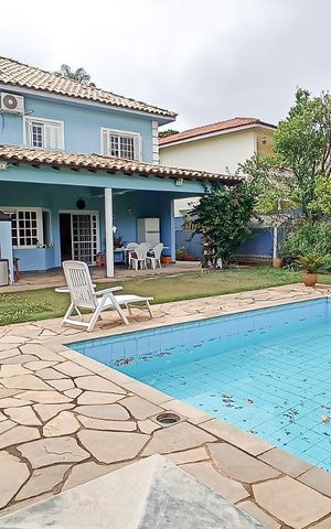 Casa de condomínio à venda com 322m², 4 quartos e 4 vagas Casa de condomínio à venda com 322m², 4 quartos e 4 vagasPiscina e churrasqueira