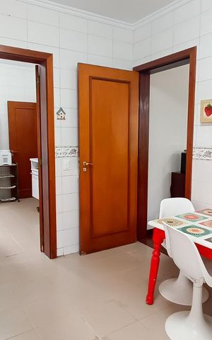 Casa de condomínio à venda com 322m², 4 quartos e 4 vagas Casa de condomínio à venda com 322m², 4 quartos e 4 vagasCozinha