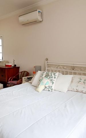 Casa de condomínio à venda com 322m², 4 quartos e 4 vagas Casa de condomínio à venda com 322m², 4 quartos e 4 vagasSuíte master