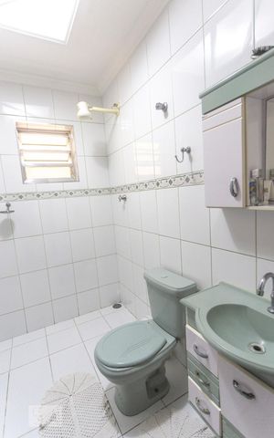 Casa à venda com 150m², 5 quartos e 2 vagasBanheiro