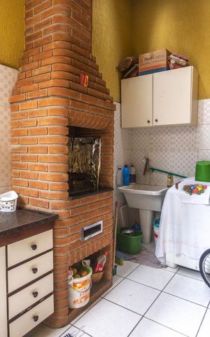 Casa à venda com 150m², 5 quartos e 2 vagasQuintal e área de serviço