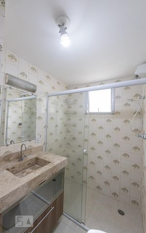 Apartamento para alugar com 64m², 2 quartos e 1 vagaBanheiro Social
