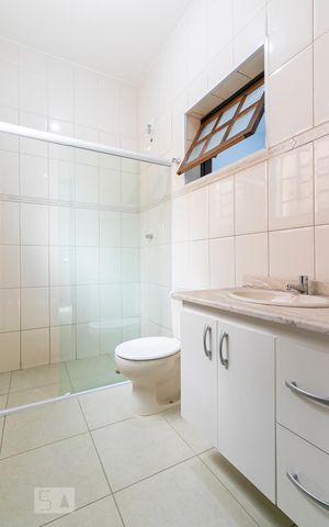 Casa à venda com 150m², 3 quartos e 2 vagasBanheiro da Suíte