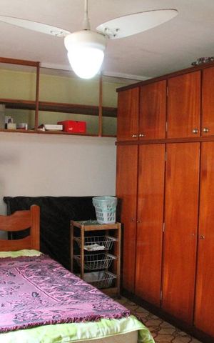 Casa à venda com 150m², 5 quartos e 3 vagasQuarto Fundos