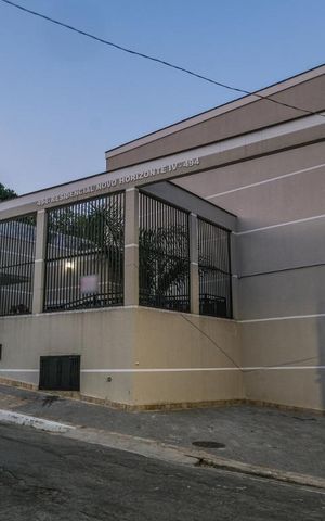 Casa de condomínio para alugar com 52m², 2 quartos e 1 vaga Casa de condomínio para alugar com 52m², 2 quartos e 1 vagaFachada