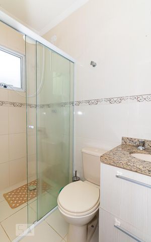 Casa de condomínio para alugar com 110m², 3 quartos e 2 vagasBanheiro
