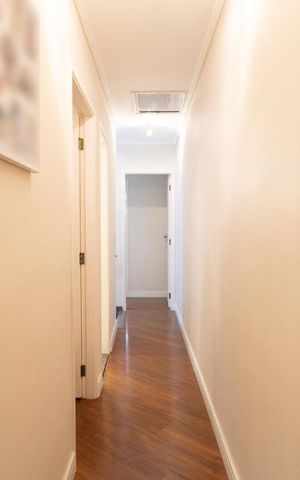 Casa à venda com 120m², 3 quartos e 2 vagas Casa à venda com 120m², 3 quartos e 2 vagasCorredor