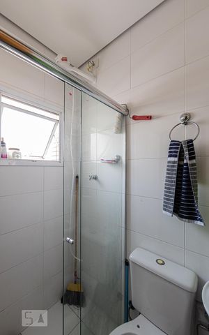 Apartamento à venda com 210m², 4 quartos e 5 vagas Apartamento à venda com 210m², 4 quartos e 5 vagasBanheiro de Serviço