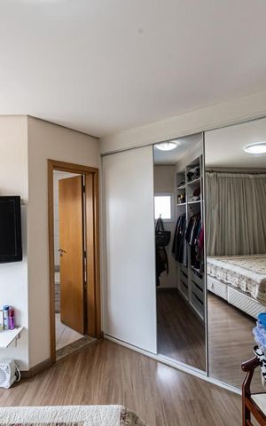 Apartamento à venda com 210m², 4 quartos e 5 vagas Apartamento à venda com 210m², 4 quartos e 5 vagasSuite 2