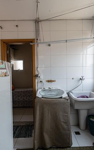 Apartamento à venda com 210m², 4 quartos e 5 vagas Apartamento à venda com 210m², 4 quartos e 5 vagasÁrea de Serviço