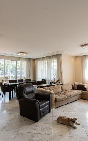 Apartamento à venda com 210m², 4 quartos e 5 vagas Apartamento à venda com 210m², 4 quartos e 5 vagasSala