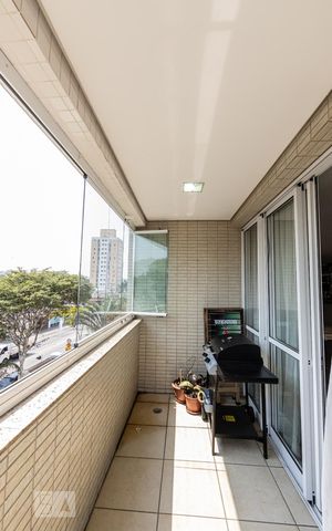 Apartamento à venda com 210m², 4 quartos e 5 vagas Apartamento à venda com 210m², 4 quartos e 5 vagasVaranda Sala