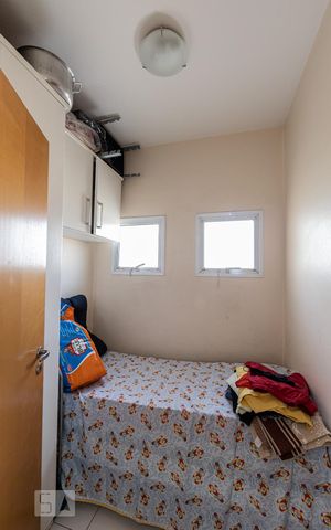 Apartamento à venda com 210m², 4 quartos e 5 vagas Apartamento à venda com 210m², 4 quartos e 5 vagasQuarto de Serviço