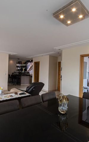 Apartamento à venda com 210m², 4 quartos e 5 vagas Apartamento à venda com 210m², 4 quartos e 5 vagasSala